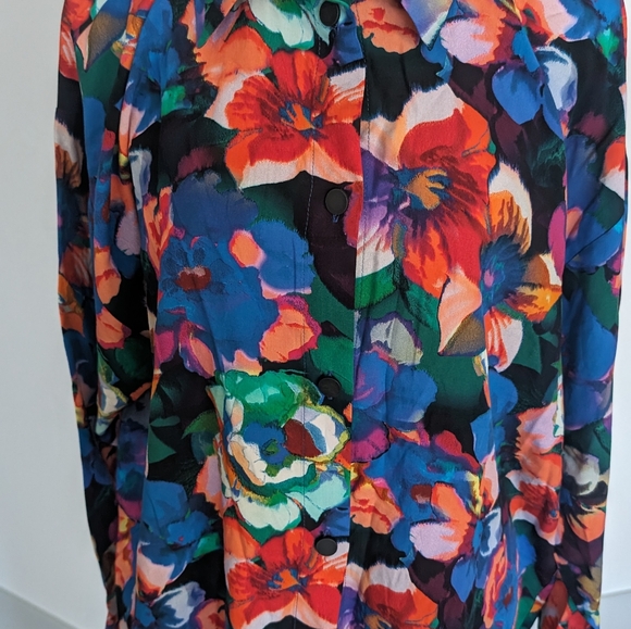 Women's top - Picture 10 of 12